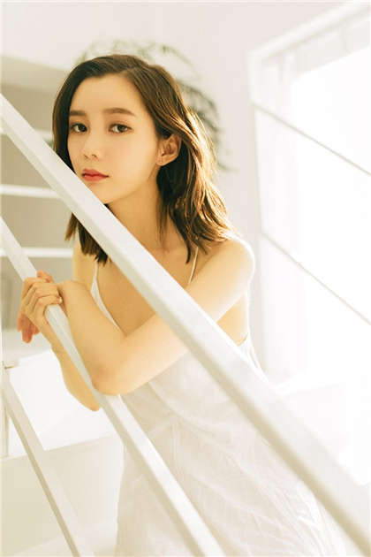 很污的小黄小说-家教老师让我穿着珍珠内裤上学_偶糖恋事