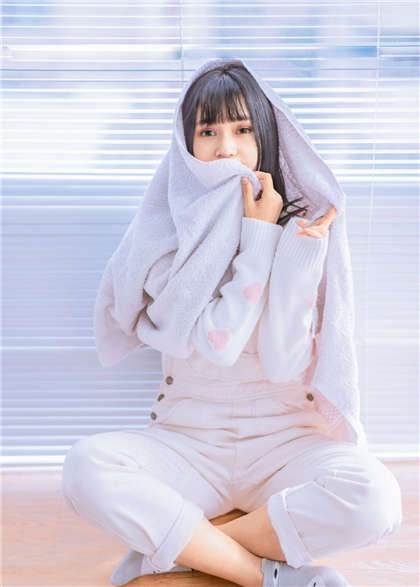 白洁 公交车-啪啪啪故事详细过程_偶糖恋事