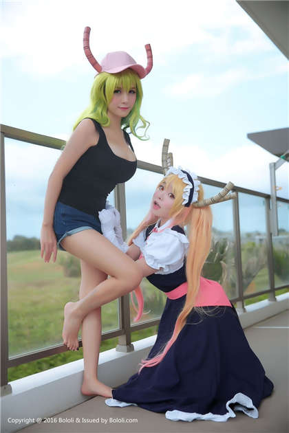 穿进np黄文-男同桌把我叫到他家然后_偶糖恋事