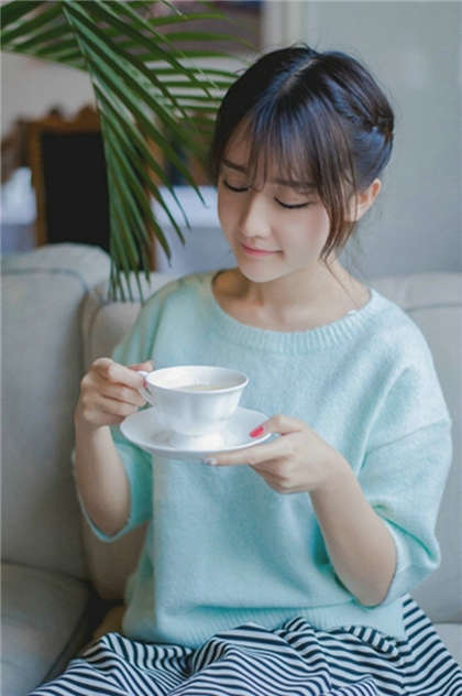 公交车上强入小说-摸小丫鬟的奶尖_偶糖恋事