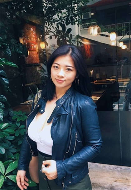 嗯啊好长-撩开裙子摸摸下面流水_偶糖恋事