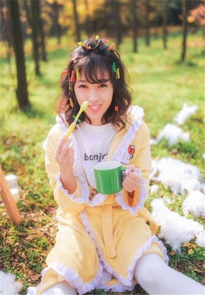 很黄很污的看了下面哗哗流水-校花陈丽被门卫老头_偶糖恋事