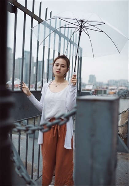 小姨子和我的污污-按摩棒跪办公室检查_偶糖恋事