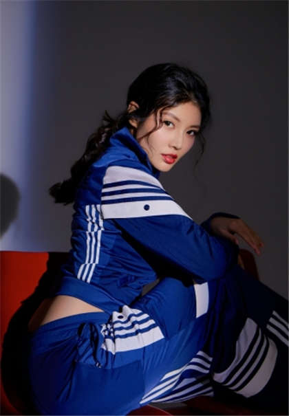 污文啊不疼-闷骚女教师寂寞难耐_偶糖恋事