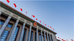 泡泡玛特公司名错印成POP MAET，产品已下架，二手市场错版价格不降反升